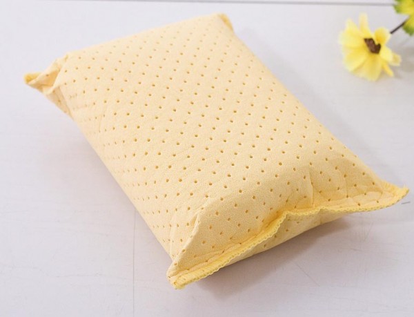 PB008 Synthetic chamois perforated sponge 4x8x12cm